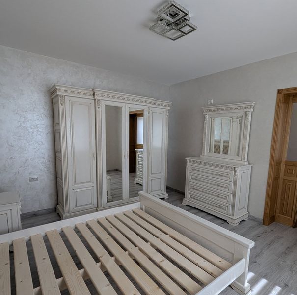 Двоспальне ліжко Сармат з дерева дуб у класичному стилі 10258 фото