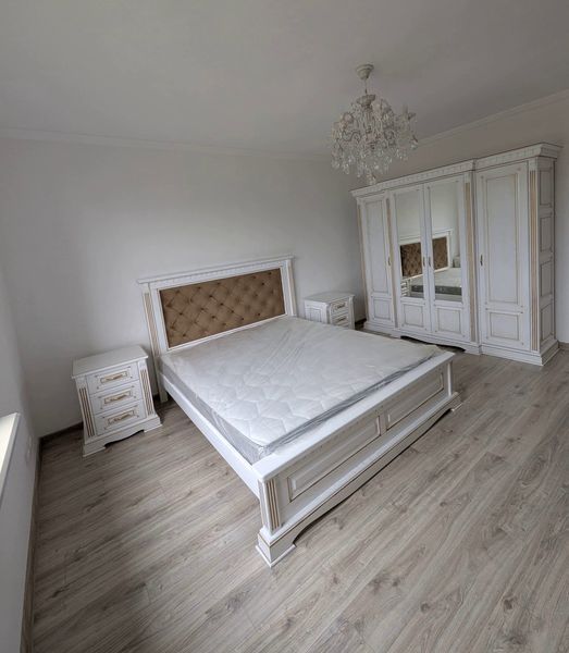 Класична шафа для одягу Стелла з дерева дуб 10409 фото