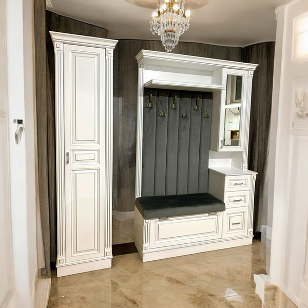 Классические прихожие из дерева с тумбами для обуви на заказ 10266 фото