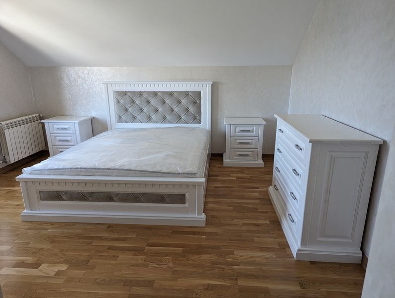 Кровать Монреаль из массива дуба 180x200 см с каретной стяжкой 10420 фото
